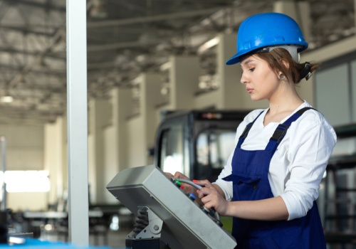 Koniec ze stereotypami. Kobiety na męskich etatach to już norma