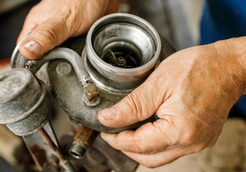 Kierowcy ignorują prostą wymianę. Ten element rujnuje turbosprężarkę