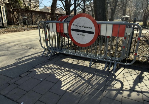 Biegacze znów zakorkują Kraków. Komu naprawdę potrzebne są kolejne uliczne imprezy biegowe?