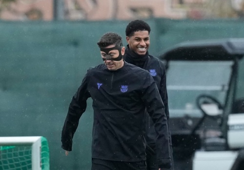 Taran Lewandowski cierpiał z tego powodu, co Ferran. Hiszpanie podzieleni