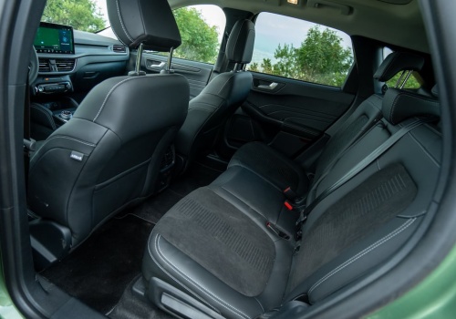 Potaniał o 48 020 zł i ma hybrydę z silnikiem 2.5 l. Bagażnik? Większy niż w Hyundaiu Tucsonie