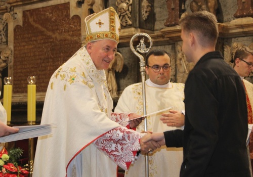 Można pomóc młodym, zdolnym ludziom