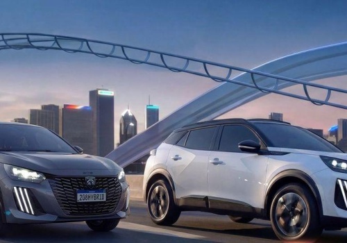 Aktorka Leticia Colin w kampanii reklamowej Peugeot Play