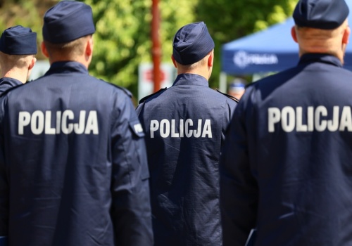 Po latach pracy w cywilu nie mają prawa do emerytury. Czekają na zmianę przepisów