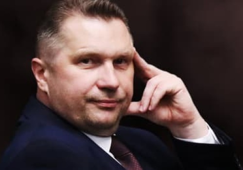 Europoseł Hetman: Czarnek ma fotowoltaikę na dachu