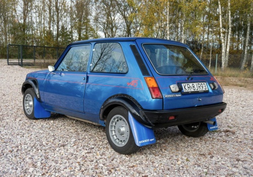 Renault 5 Alpine z 1979 roku szuka nowego właściciela. Koniec licytacji dzisiaj o 20:07