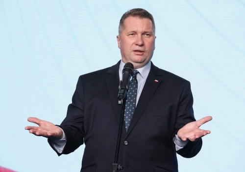 Wrócą czasy Lex Czarnek opresji i niskich pensji? Nikt tak nie zna Przemysława Czarnka jak nauczyciele