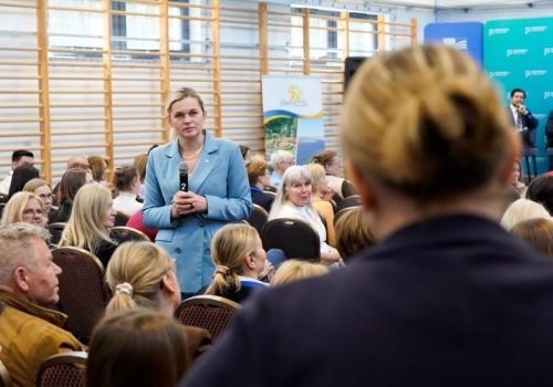 MEN chce poucinać godziny w liceach. Nauczyciele ostrzegają przed skutkami
