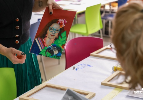 Panie z okazji swojego święta stworzyły swoje portrety