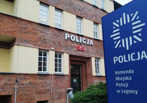 Legnica. Komendanci pospieszyli się z udzieleniem nagany policjantowi