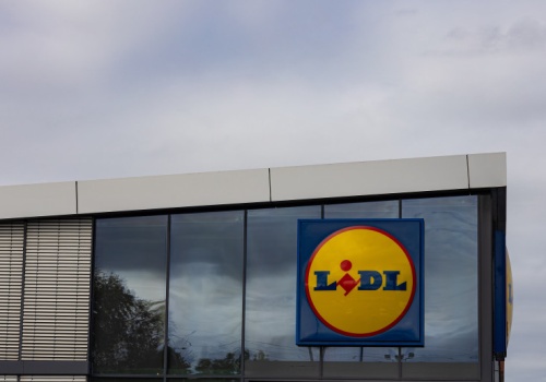 Klienci Lidla będą brać zgrzewkami. Limit - 4 szt. za grosz