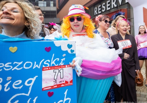 Bieg na szpilkach w Rzeszowie – sport, dobra zabawa i ważne przesłanie
