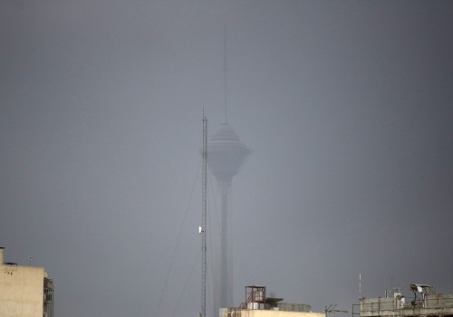 Toksyczny deszcz w Iranie. Apokaliptyczny obraz miasta