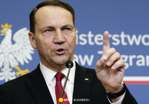 Radosław Sikorski wbija szpilę Przemysławowi Czarnkowi. 