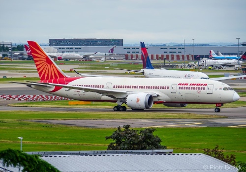 Air India czasowo zwiększa liczbę lotów do Europy i USA