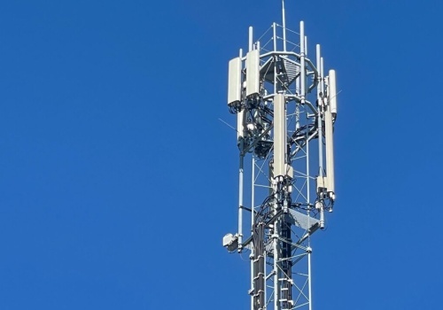 Przetrwają najsilniejsi. KE chce fuzji operatorów. Czy czekają nas podwyżki abonamentu?