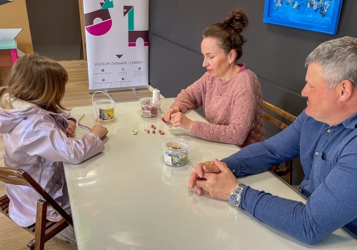 Biżuteria w muzeum na Dzień Kobiet