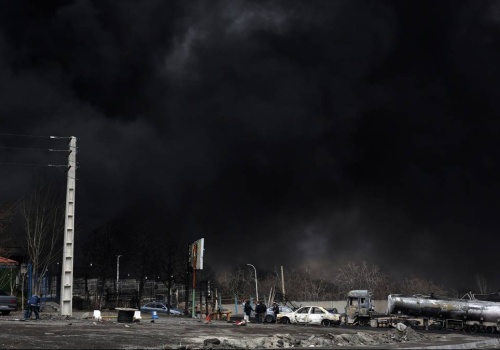 Toksyczny deszcz po atakach w Iranie. Ostrzegają mieszkańców