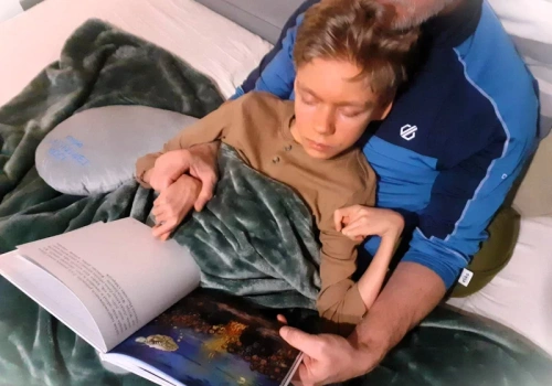 Wyjechali do Niemiec, bo w Polsce tych dzieci się nie leczy. „Syna już dawno by z nami nie było”