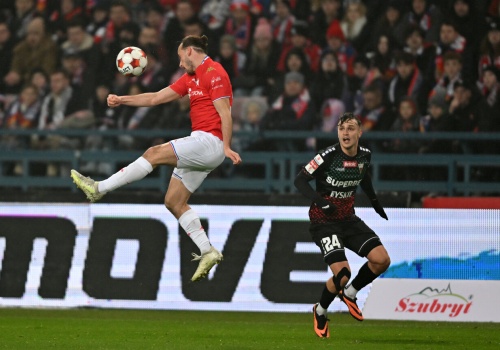 5 milionów i 6 punktów kary? Wisła Kraków stawia sprawę ostro po meczu widmo we Wrocławiu