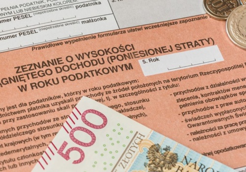 Masz umowę zlecenie? Możesz odzyskać kilkaset złotych z PIT