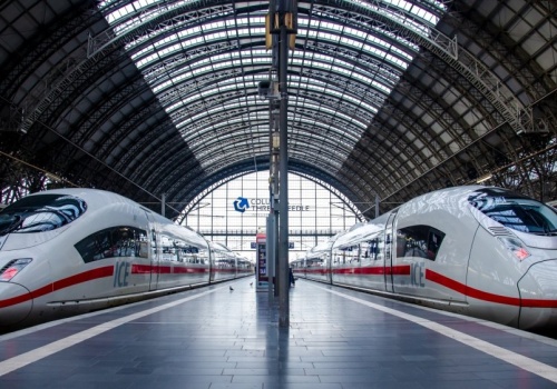 Niemcy uciekają z pracy na kolei. Powód wywołuje ciarki