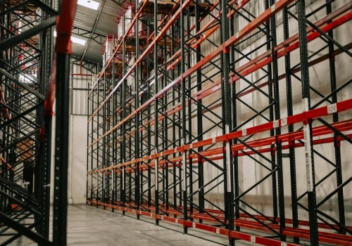 Przeglądy eksperckie regałów – obowiązek prawny czy realna potrzeba?