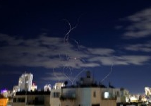 Iran uderza dronami, Izrael odpowiada. Bliski Wschód w ogniu