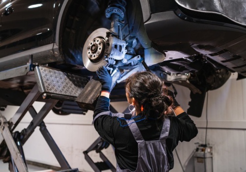 Najpierw delikatne popiskiwanie, potem metaliczne tarcie. Tak zaczynają się drogie naprawy