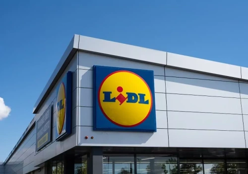 Najbardziej nietypowa promocja w Lidlu. Zakupy zrobisz nawet 50% taniej... po 21.00