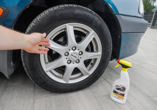 Pył hamulcowy na felgach – jak go skutecznie usunąć i wyczyścić felgi