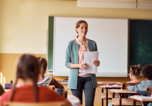 850 zł dodatku dla nauczycieli plus waloryzacja. Sprawa jest już w MEN