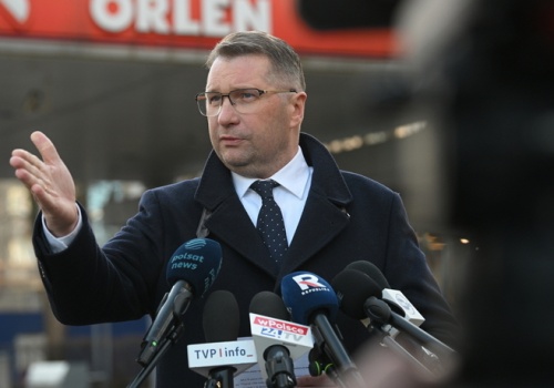 Najpierw uderzył w Brauna, a teraz w Bosaka. Czyli Przemysław Czarnek kontra obie Konfederacje