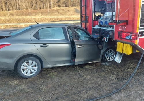 Seria na S7. W trakcie działań w wóz strażacki uderzyła osobówka