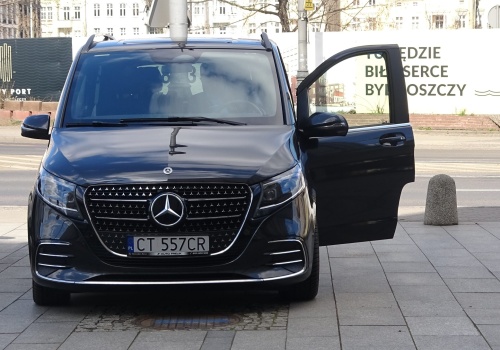 Nie ma chętnego, aby  użyczyć urzędowi samochód z minimum 280 KM. Urząd przygotował jednak ogromny budżet