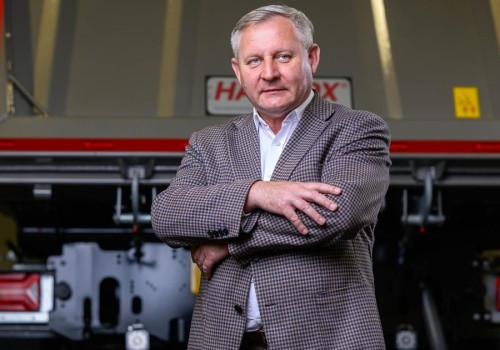 Wielton znów sięgnie po kapitał. Akcje właśnie poszły w pakietówkach