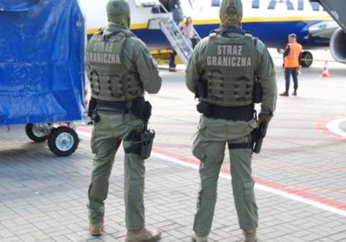 Transmisja z kontroli bezpieczeństwa na lotnisku Chopina. Streamer ukarany