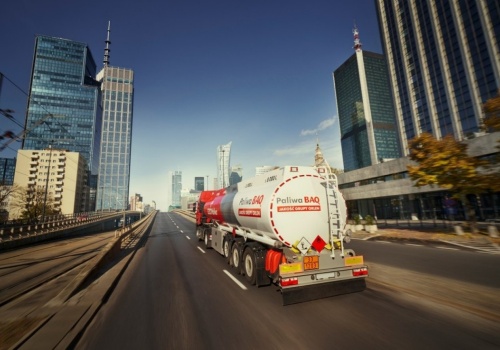 Wojna w Iranie. Uważajcie na cysterny z paliwem. Ich kierowcy mogą być skrajnie zmęczeni.