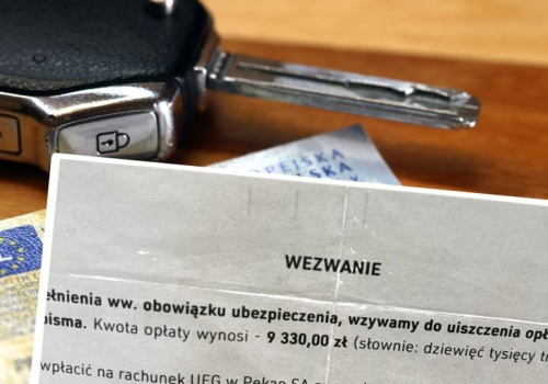 Gdy nie masz OC przez dzień, zapłacisz jak za nowe auto. Oto mechanizm kar, które rujnują Polaków