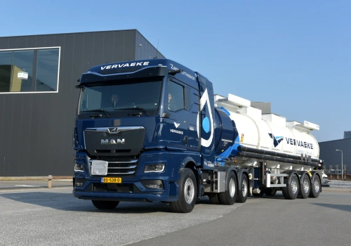 Wodorowo-spalinowy MAN hTGX dopuszczony do ciągnięcia cystern z ADR-ami