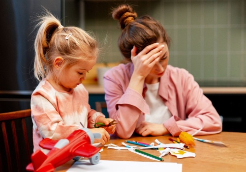 Pokój pełen zabawek, a dziecko krzyczy, że się nudzi. Psycholog: 