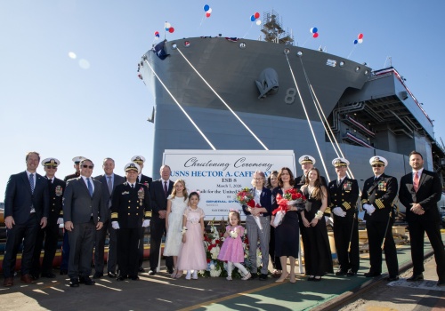 W USA ochrzczono duży okręt logistyczny, przyszły USNS Hector A. Cafferata Jr.