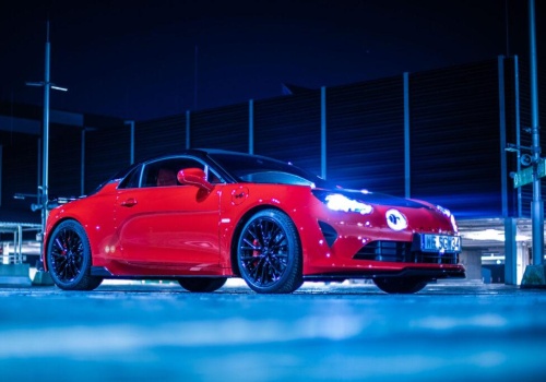 Czy Renault pozostawi markę Alpine? Sprzedaż niewielka, ale jej wartość jest ogromna