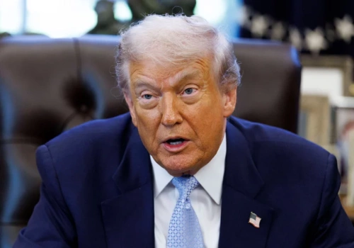 Trump apeluje o azyl. 