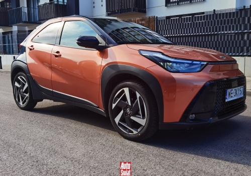 Jeździłem najtańszą hybrydą w Polsce. Toyota Aygo X ma dwa nostalgiczne detale