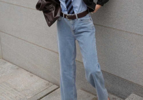 Spodnie flare to prawdziwy HIT, wysmuklają i wydłużają nogi. W HM, Reserved i Sinsay są najmodniejsze modele