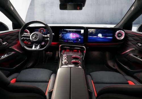 14-calowe ekrany i fizyczne sterowanie. Oto wnętrze nowego AMG GT 4-Door Coupé