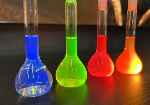 Problemy TCL i jak to jest z tym QLEDem? Niektóre modele nie mogą tak się nazywać!