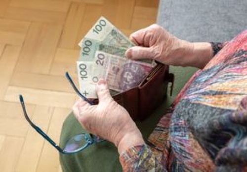 Seniorka straciła 45 tys. zł. To plaga. Policja ostrzega