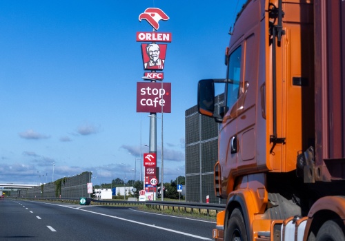 Orlen obniża ceny paliw. Duże promocje na polskich stacjach